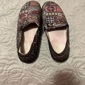 Algeria Nursing Shoes